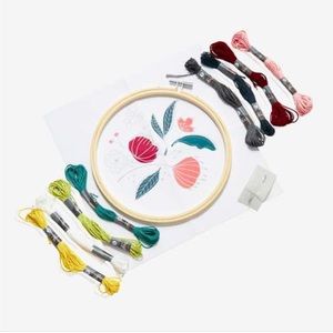 New CRAFT CRUSH Winter Flower embroidery kit‎